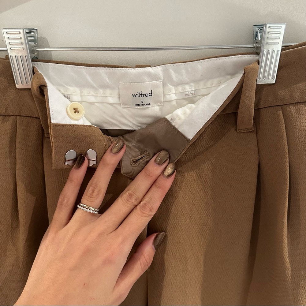 Aritzia Effortless Crepe Pants